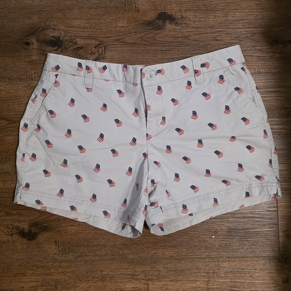 Magellan Outdoors Cream Shorts with Flag Print